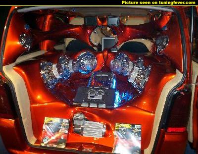 Tu risques pas de pas entendre la zic dans cette voiture !!
